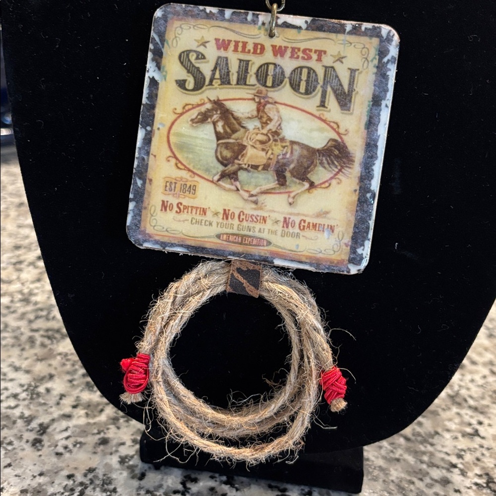 Boho Wild West Saloon Star Pendant Necklace - Brown & White - Picture 2 of 5